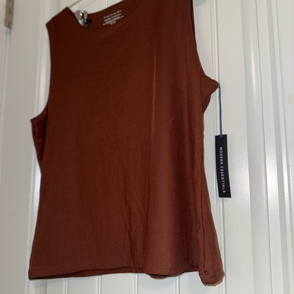 Tahari Brown Sleeveless Muscle Tee - Picture 2 of 10